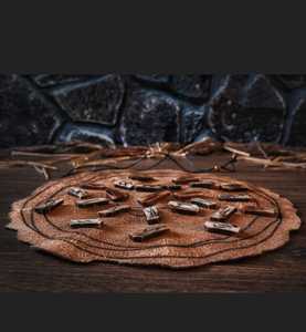 Juego de Adivinación Vikinga de Imitación Antigua, Hecho a Mano, Tapete de Cuero Premium de Color Natural, Ecológico - Product Image 4