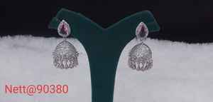 Boucles d'oreilles en laiton à la mode pour femmes avec des embellissements AD parfaits pour les fonctions ethniques et les cérémonies de mariage - Product Image 6