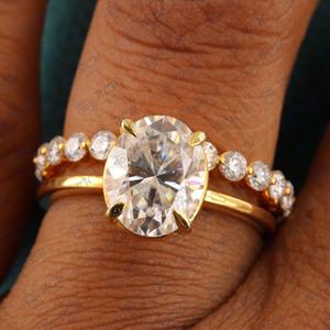 ชุดแหวนหมั้นเพชรโมอิสสีทอง18KT สำหรับผู้หญิง2.00 tcw รูปไข่ - Product Image 5