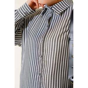 เสื้อลายแนวตั้งลำลองสีดำ - Product Image 4