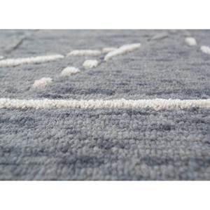 พรมขนสัตว์และวิสโคสถักมือลายโมโด แอ็บสแตรคท์ สีเทาและสีดำ รุ่น TRA-14743 พรมรูปสี่เหลี่ยมผืนผ้าเนื้อนุ่มสำหรับบ้านและทางเดิน ลายทาง - Product Image 1