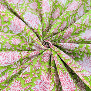 Tissu de bloc de main de 44 '' / 111cm de large, beau tissu doux imprimé floral, tissu de rideau de robe de tissu de coton indien - Product Image 1