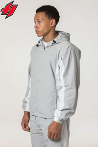 ชุดกีฬาน้ำหนักเบาชุดวอร์มกันลมสองชิ้นสำหรับผู้ชายชุดวอร์มกันลมออกแบบโลโก้ได้ตามต้องการ - Product Image 3