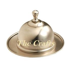 Plat à beurre en métal couleur or pour servir des aliments fait à la main plat à beurre de taille personnalisée pour la vaisselle et l'hôtellerie - Product Image 1