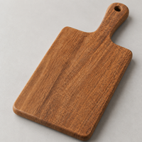 Planche à découper en bois d'acacia irrégulier avec poignée pour servir le fromage, la pizza, le steak, le gâteau et pour une utilisation en cuisine