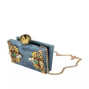 Pochette en résine perlée en forme de D travail de pierre lourde Imitation perle plaqué or solide Vintage papillon breloque sac mariage des femmes - Product Image 6