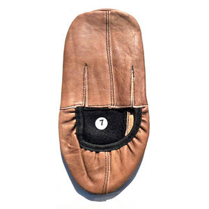 2023 último diseño proveedor directo de fábrica de Cómodos calcetines de cuero genuino para interiores producto de cuero puro y portátil - Product Image 2