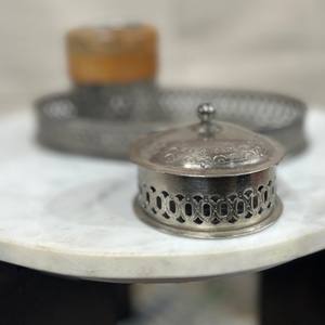 ชุดเตาเผากำยานโลหะวินเทจสุดหรู พร้อมโถไม้ด้านบนและถาดรูปไข่ประดับลวดลาย สำหรับบัคฮูรแบบอาหรับ ตกแต่งบ้านและเป็นของขวัญรอมฎอน - Product Image 3