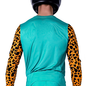 Camiseta de montar personalizada OEM para hombre, tela de malla transpirable con impresión de logotipo y etiqueta privada para entusiastas de la motocicleta - Product Image 2