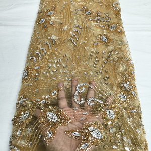 ผ้าลูกไม้ทำมือจากไนจีเรียสุดหรู ประดับคริสตัลและเพชรเทียมอย่างหนักแน่น งานแฮนด์เมด น้ำหนักมาก ระบายอากาศได้ดี เหมาะสำหรับชุดงานเลี้ยง - Product Image 2