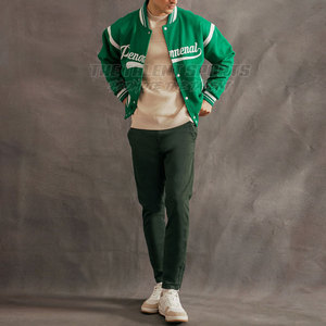 Chaqueta Varsity Letterman para Hombre con Bolsillos Delanteros y Dobladillo Acanalado, Cuello Alto, Cierre de Botones Forrados en Tela de Lona - Product Image 3