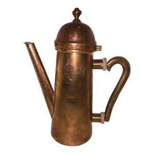 Cafetera de cobre de estilo árabe auténtica con acabado liso, Perfecta para servir café con un toque cultural tradicional - Product Image 2