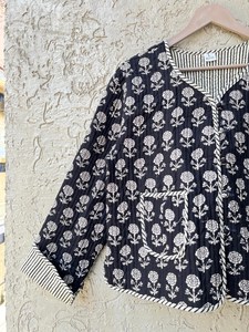 Veste kimono en coton indien matelassé bio, tissu imprimé bloc réversible, veste bleue chaude pour femme - Product Image 4