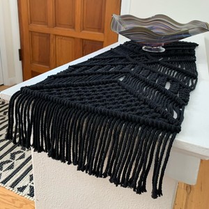 Chemin de table en macramé Boho 2025 par Isar International LLP Long élégant pour la maison et la décoration de mariage Disponible plusieurs couleurs Designs - Product Image 1