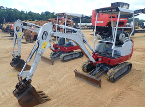 รถขุดขนาดเล็ก Takeuchi TB215 แบบตีนตะขาบ พร้อมมอเตอร์และปั๊ม น้ำหนัก 557 กก. ใช้งานได้ 10,001-20,000 ชั่วโมง เหมาะสำหรับงานเกษตรและก่อสร้าง - Product Image 3