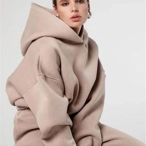 Ensemble de survêtement pour femme en coton 100% lourd, style Y2k, avec logo personnalisé, comprenant un sweat à capuche et un pantalon de survêtement, impression en relief - Product Image 5