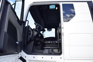 Unidad Tractora TGX 18.470 Usada del 2022, 4x2 BL SA GX, Cabina Diésel, Emisión Euro 2, Volante a la Izquierda, Tracción 6x4, 371HP, Carga 21-30T - Product Image 3