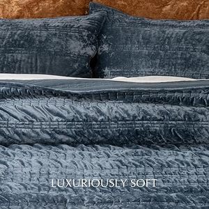 EVERGRACE Set Trapunta di Lusso Ultra Morbida e Leggera in Velluto - Copriletto King/Cal King Size per l'Estate con Arricciature - Product Image 4