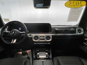 Mercedes-Benz Clase G G 550 4MATIC 2025, Como Nuevo, con un Nuevo Motor Turbo de 6 Cilindros en Línea de 3.0L con Sistema Híbrido Suave de 48 Voltios - Product Image 5