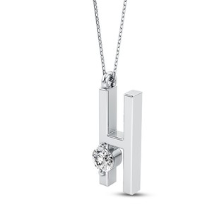 Colgante Personalizado con Letra Inicial, Diamante Cultivado en Laboratorio VVS VS EF, Plata de Ley 925 con Acabado en Oro, Estilo Moderno y Minimalista - Product Image 1