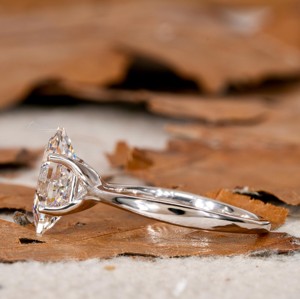 Bague de Fiançailles et de Mariage de Haute Qualité en Or 14 carats Massif avec Diamant de Laboratoire Taille Losange Classique, Sertie à Griffes, Présentée en Sachet OPP, Cadeau pour Elle - Product Image 4