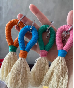 LLavero bohemio hecho a mano, llaveros de mochila, llaveros de coche, dijes de bolso, colorido, borla, algodón - Product Image 4
