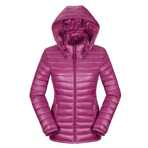 Veste matelassée courte d'hiver imperméable pour femmes avec manches longues, design de manteau à bulles uni, fermeture éclair épaisse, col en fourrure de renard - Product Image 1