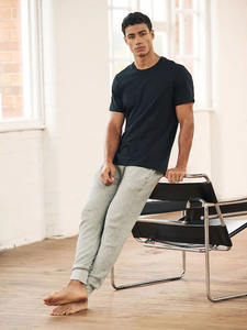 Camiseta elegante para hombre Proveedor de moda Ropa personalizada para salón Viaje Gimnasio Traje informal Cómodo Uso diario a granel - Product Image 4