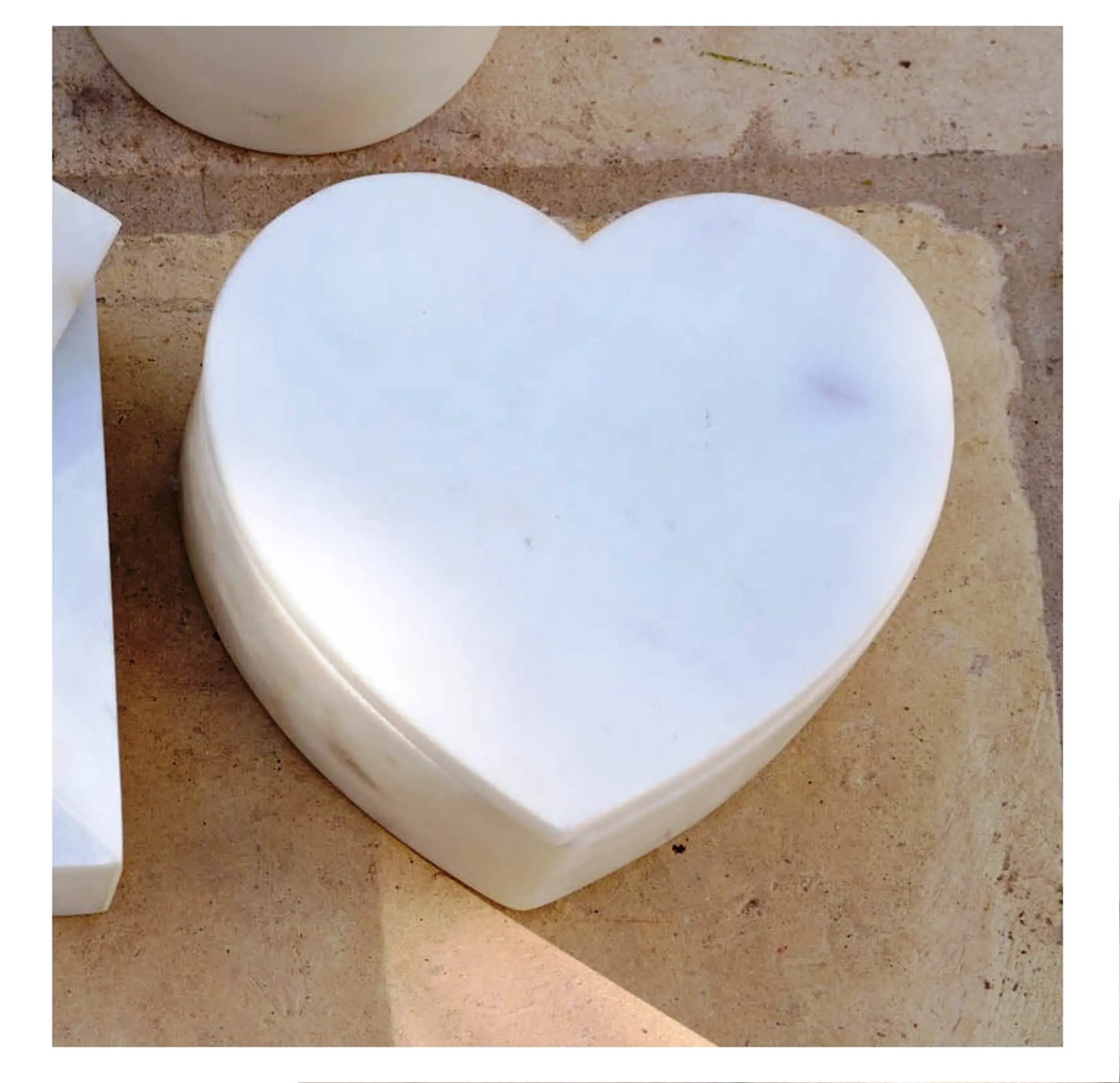 Caja de mármol en forma de corazón blanca tallada en la India madera natural y posavasos de mango de mármol hecho en la India