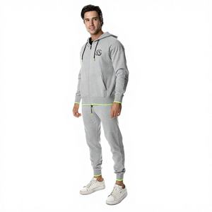 Survêtement de jogging pour homme à capuche, dernière collection, haute qualité, 100% coton respirant et léger, idéal pour l'hiver et les activités sportives en extérieur. - Product Image 1