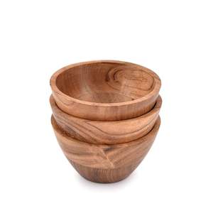 Tazón versátil de madera, perfecto para servir frutas, aperitivos, ensaladas y postres durante comidas informales y formales. - Product Image 5