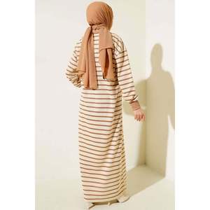 Robe rayée à demi-zip sur le devant Latte - Product Image 3