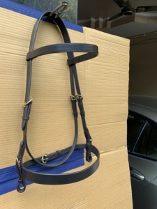 Brida de caballo plana de alta calidad con banda de nariz plana Banda de cejas planas Hebillas de latón Riendas lisas Banda de cejas elegante - Product Image 3