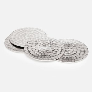 Posavasos de metal con diseño decorativo martillado con acabado plateado, perfectos para el aspecto de mesas de comedor y sala de estar - Product Image 4