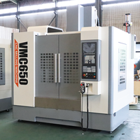 Centre d'usinage CNC VMC650 à vente chaude, petite fraiseuse CNC à 5 axes pour l'usinage de surfaces de moules complexes