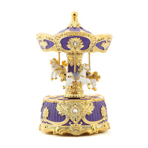 Globe à neige musical en résine Xinlin pour la décoration des fêtes et les cadeaux, style artificiel - Product Image 6