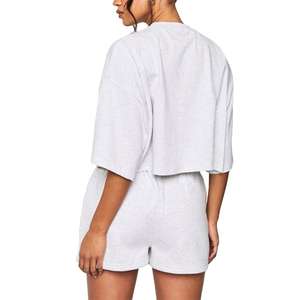 Conjuntos de pantalones cortos de ropa de mujer de tendencia personalizada Conjuntos cortos de ropa deportiva para mujer a precios al por mayor 2025 - Product Image 3