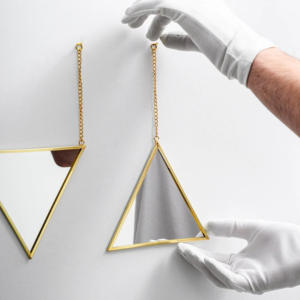 ของตกแต่งบ้านทันสมัยกระจกขนาดเล็กมีกรอบทองเหลืองพร้อมโซ่สำหรับแขวนผนังน้ำหนักเบาเป็นมิตรต่อสิ่งแวดล้อม - Product Image 4