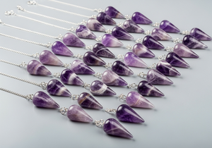 Vente en gros de pendule en améthyste naturelle Point à facettes Outil de radiesthésie en cristal pour la guérison Reiki et Chakra - Product Image 4