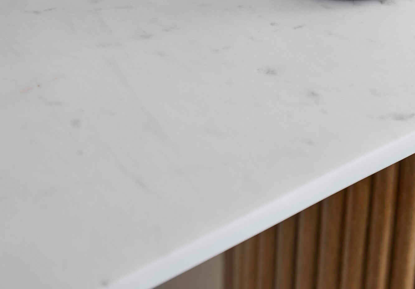 ธรรมชาติและสีขาว