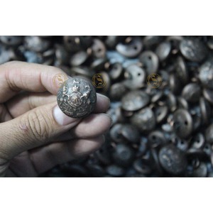 กระดุมสลักลายนูนก้านทำจากโลหะผสมสังกะสีชุดแฟนซีสำหรับพิธีการพร้อมโลโก้ตามสั่งสีและแกะสลัก - Product Image 5