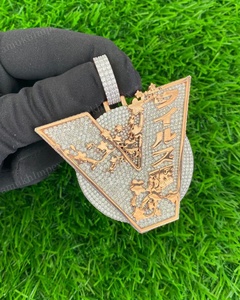 Colgantes de Joyería Fina Unisex, Nuevo Estilo Hip Hop Completamente Engastado, Plata de Ley Chapada en Oro con Diamantes de Moissanita Tallados - Product Image 2