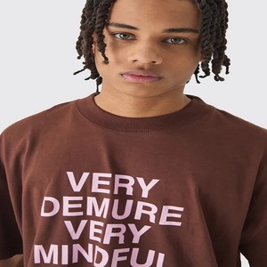 Camiseta lavada con estampado de gran tamaño Boxy Demure Mindful para hombre, 100% algodón único, tejido de calidad superior, ajuste perfecto para cualquier - Product Image 3