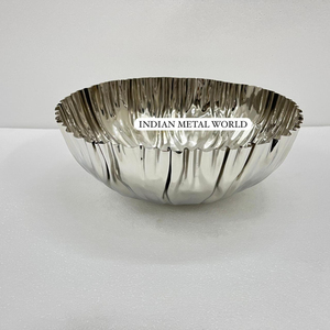 Vente en gros de bol de service en métal finition argentée artisanale bol à chocolat décoratif élégant pour la maison et le restaurant Prix le plus bas - Product Image 1