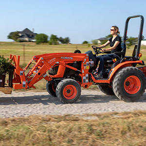 รถแทรคเตอร์4WD ที่ทนทานสำหรับใช้ในฟาร์มรถแทรคเตอร์ล้อหมุนสำหรับการเกษตรที่มีประสิทธิภาพ - Product Image 3