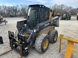 รถตักล้อยางมือสองคุณภาพสูง John Deere พร้อมเครื่องยนต์ Cat-Core และเกียร์บ็อกซ์  ความสามารถในการบรรทุกสูง  ใช้งานได้หลากหลาย - Product Image 2