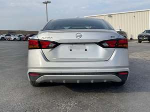 Nissan Altima 2.5 SV FWD มือสอง2024รถนิสสันอัลติมาพร้อมล้ออัลลอยด์เบาะหนังระบบนำทางเริ่มต้นระยะไกลระบบ Android ซันรูฟรถยนต์ - Product Image 4