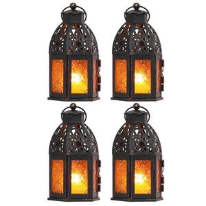 Lanterne de Ramadan en verre et métal multicolore, ajoutant une touche festive vibrante aux décorations de la maison pendant le Ramadan - Product Image 3