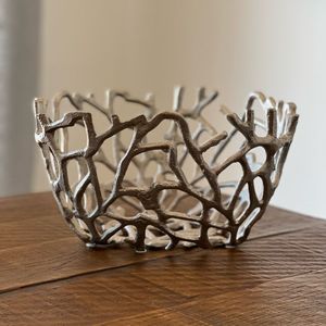 Tazón de aluminio fundido para decoración de cocina con construcción metálica resistente y duradera para uso diario en el hogar - Product Image 1