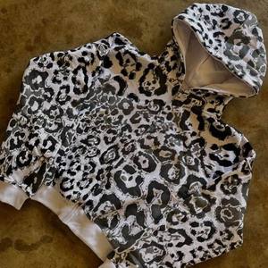 เสื้อฮู้ดดี้ฤดูหนาวคุณภาพพรีเมียม ผ้าฟลีซนุ่ม อุ่นสบาย ใส่ได้ทุกวัน รับสกรีนโลโก้ เสื้อฮู้ดดี้ฤดูหนาวผ้าหนา สไตล์ลำลอง - Product Image 3